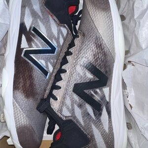 New Balance Men's Baseball Metal Cleats Size 12.5 2E Wide White Grey Silver New